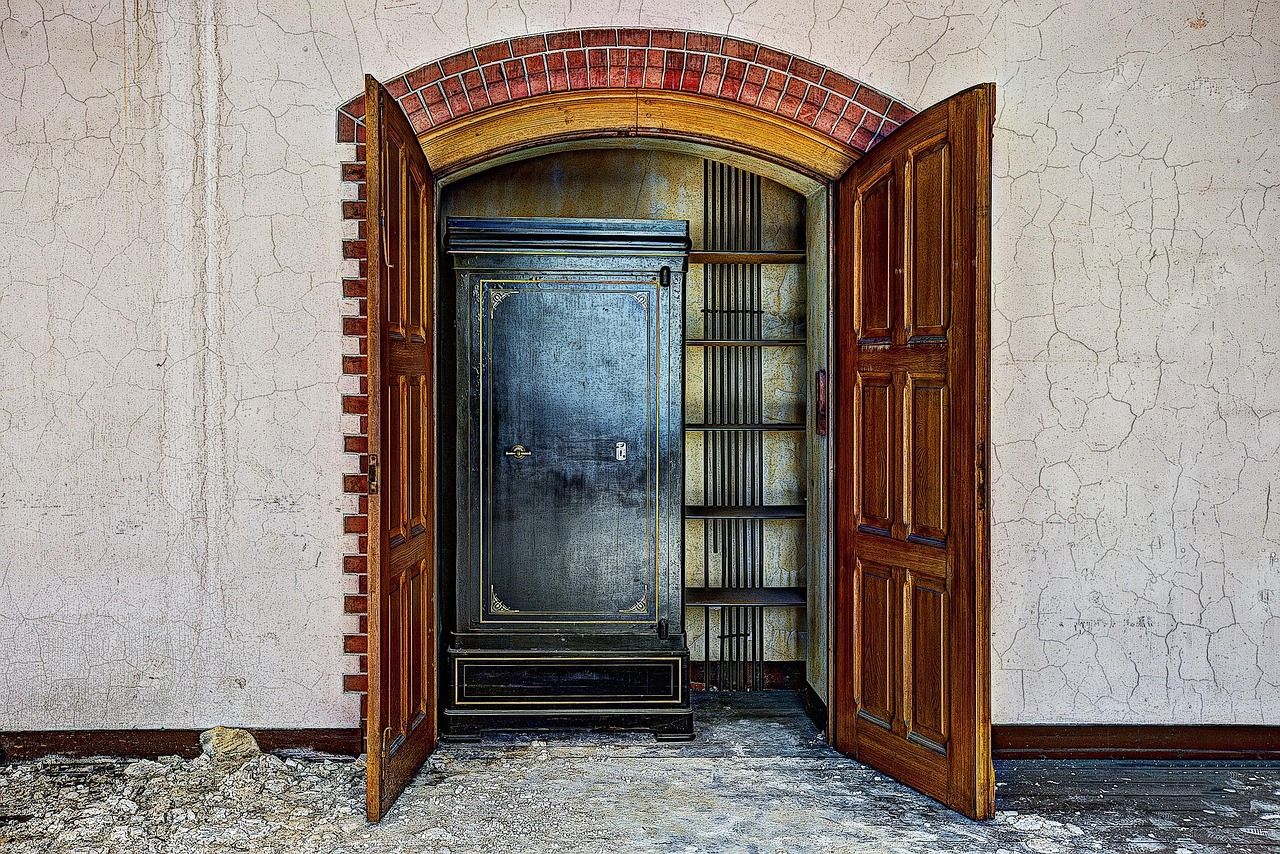 Safe Room Doors: Types, Features, Benefits, and Buying Guide