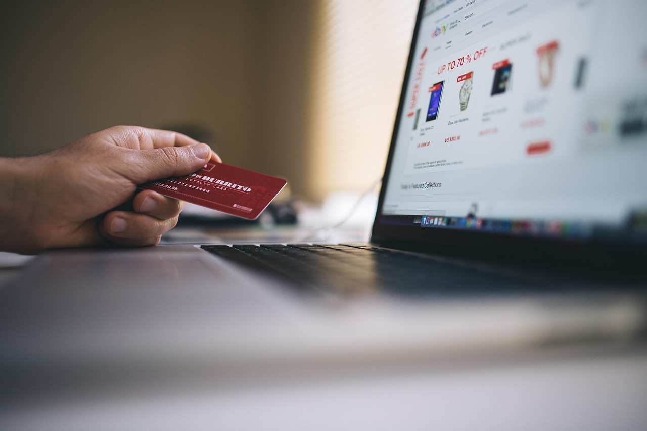 How to Avoid Overspending with Your New Credit Card?