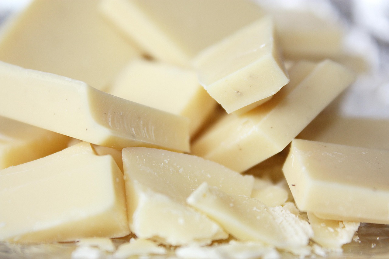 Why A White Chocolate Bar Is Perfect For Dessert Lovers?