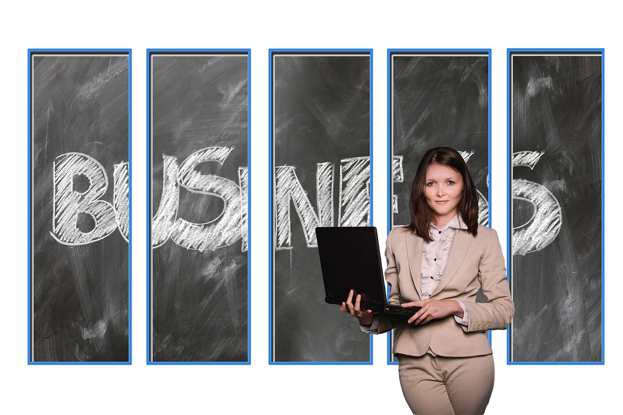 How Business Setup Consultants Help Navigate Regulations?