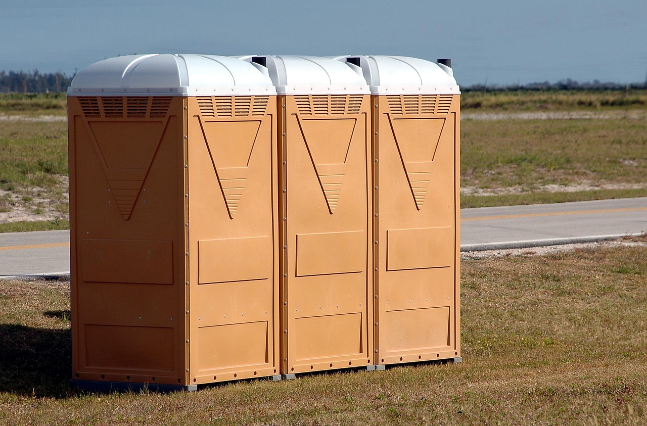 How To Choose Luxury Portable Toilets For Your Wedding Day