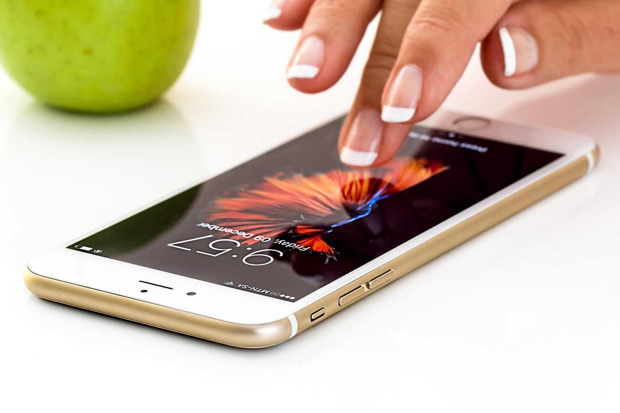 Convenient And Portable:Power Up At A Phone Charging Station