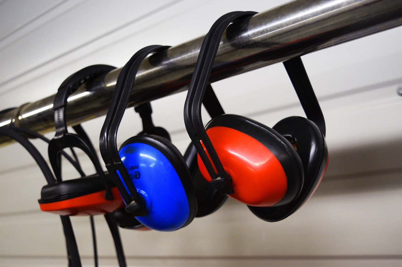 Noise Cancelling vs. Noise Isolating: Choosing the Perfect Soundscape for You