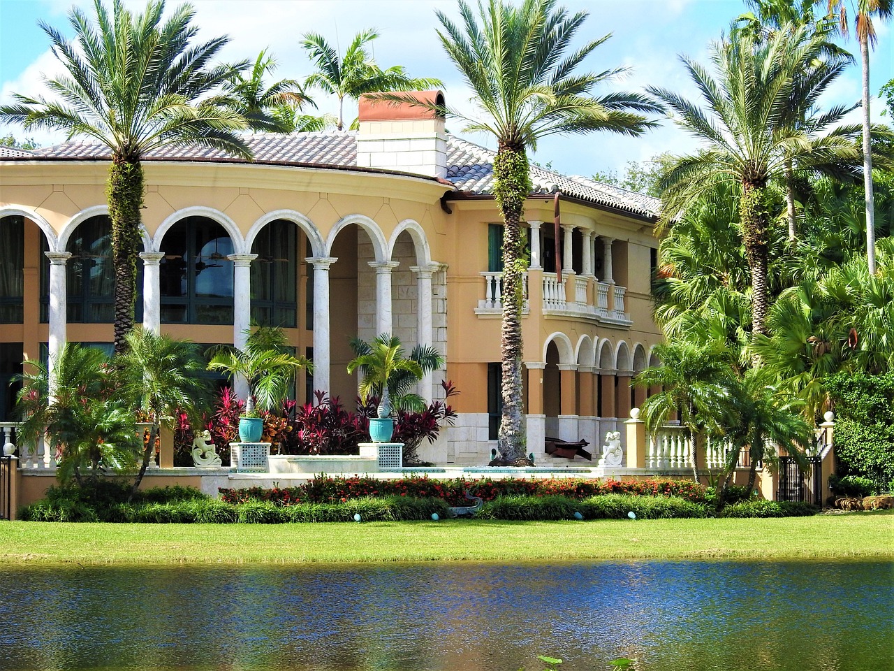What Makes Florida Luxury Home Auctions Different?