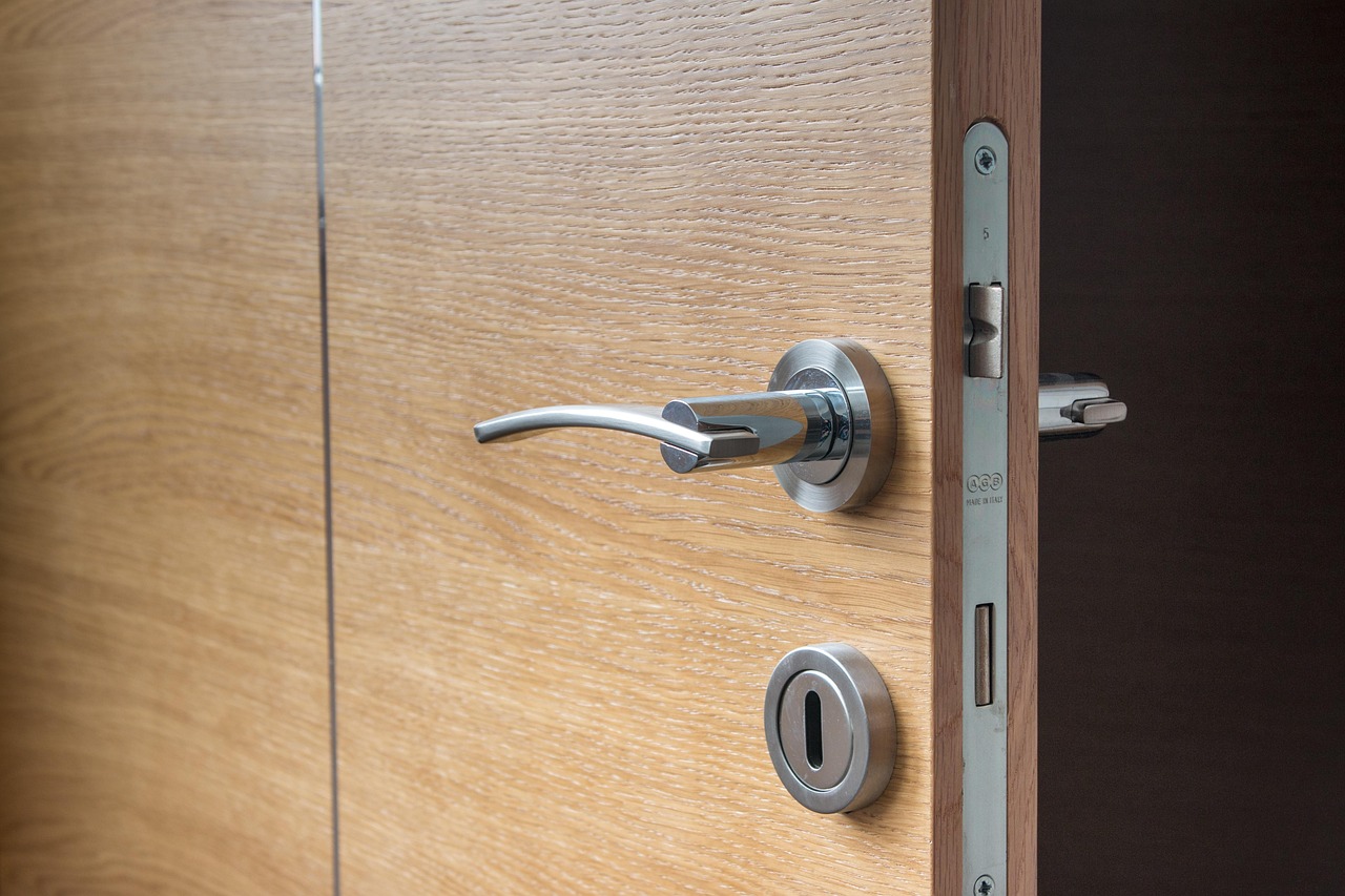 Enhancing Privacy With Frosted Privacy Window Film