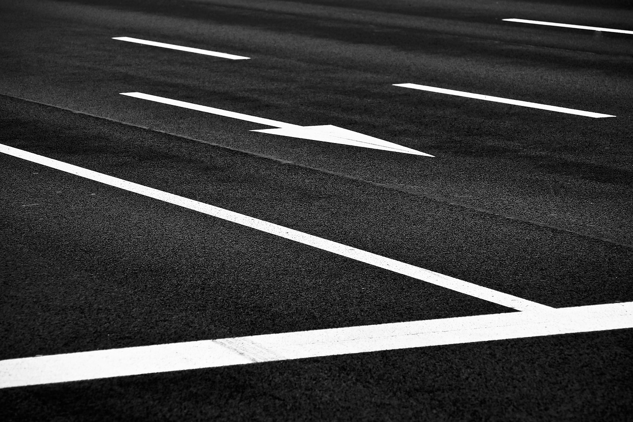 High-Performance Road Marking Paint for Durable Asphalt and Concrete Traffic Lines
