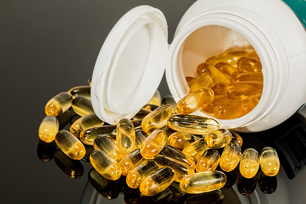 Best Omega 3 for Dogs: Benefits, Types, Dosage & Buying Guide