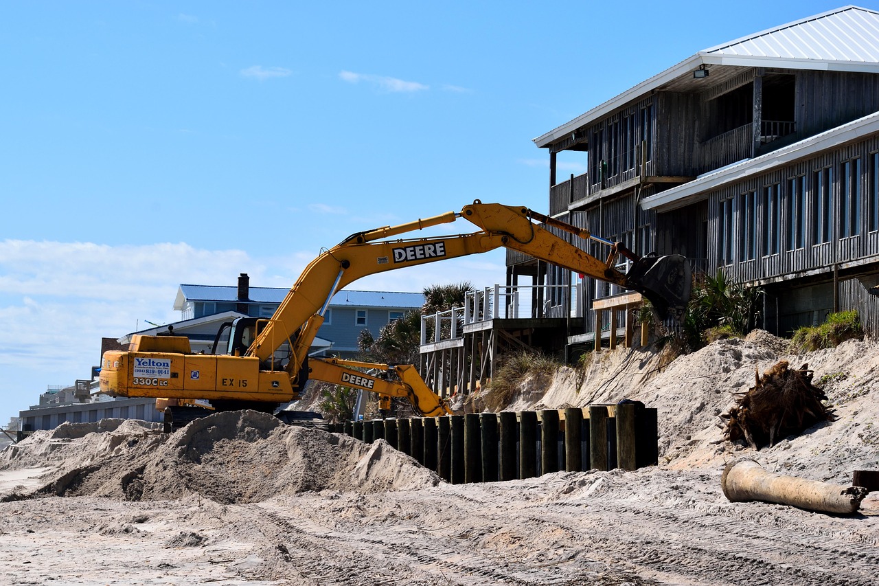 Hydraulic Dredging vs. Mechanical Dredging: Which Method Is Right for Your 2026 Project?