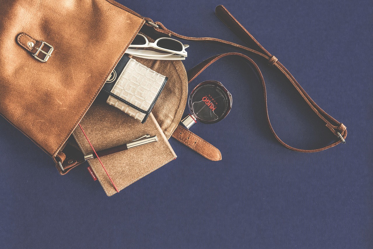 How To Buy The Perfect Leather Crossbody Bag For Any Occasion