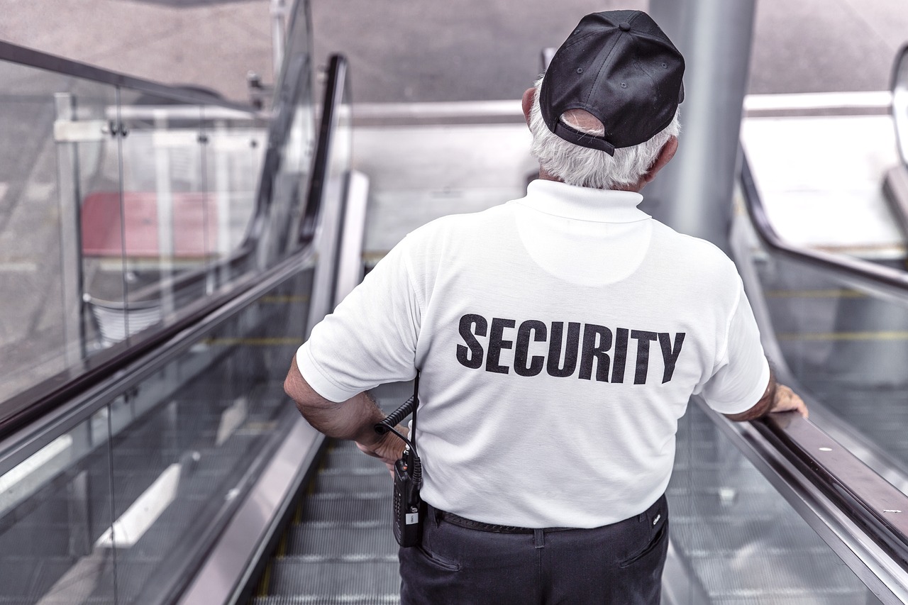Outsourced NOC Monitoring vs In-House: What Works Best?