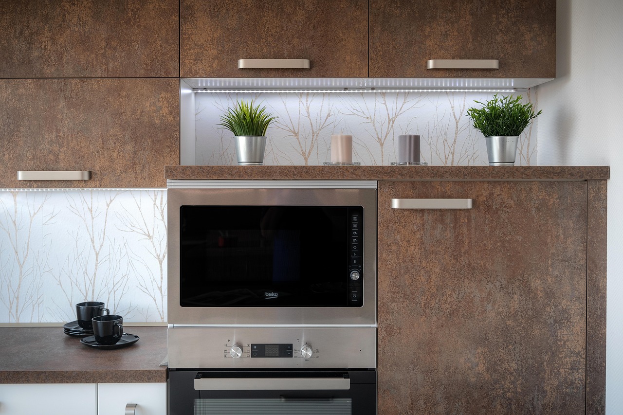 How To Choose The Right Hinges For Kitchen Cabinets With Glass Doors?