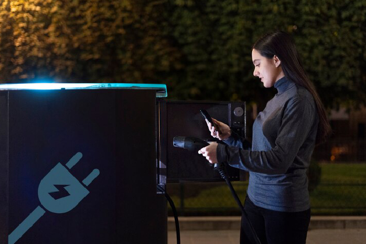  Phone Charging Station